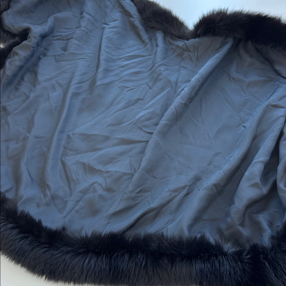 Unbranded Black Fur Trimmed Cape with Metallic Thread Embroidery - Picture 6 of 12